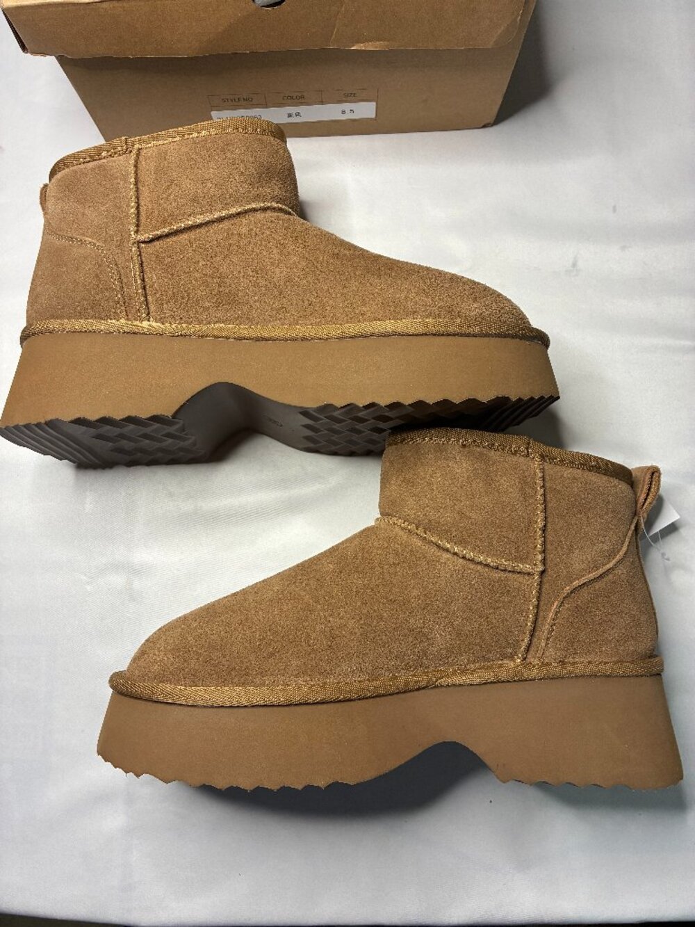 Fur Lined New Heights Chestnut Suede Platform Boots Womens Sz 8.5 Snow Fall